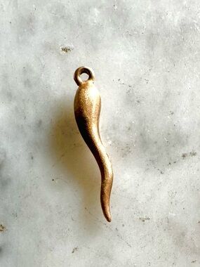 14k Italian Horn Figaro Pendant